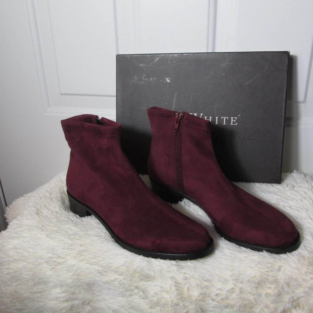 NEW!! $495 RON WHITE Gina Water Resistant Ankle MERLOT Booties Sz 9/39.5